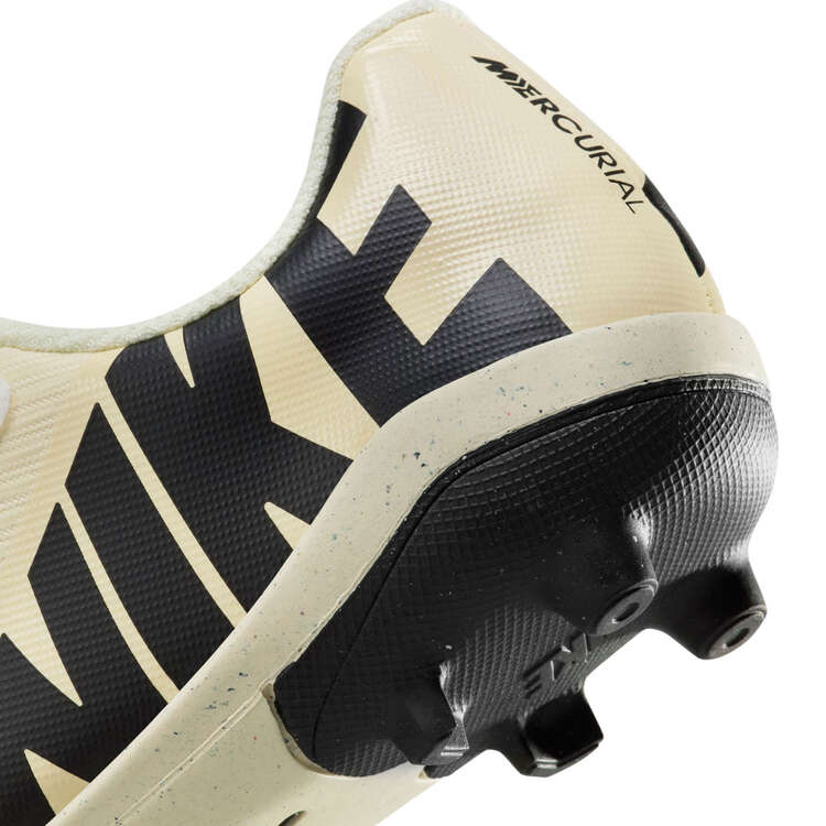 Nike Mercurial Vapor 15 Club PS Kids Football Boots, Yellow/Black, rebel_hi-res
