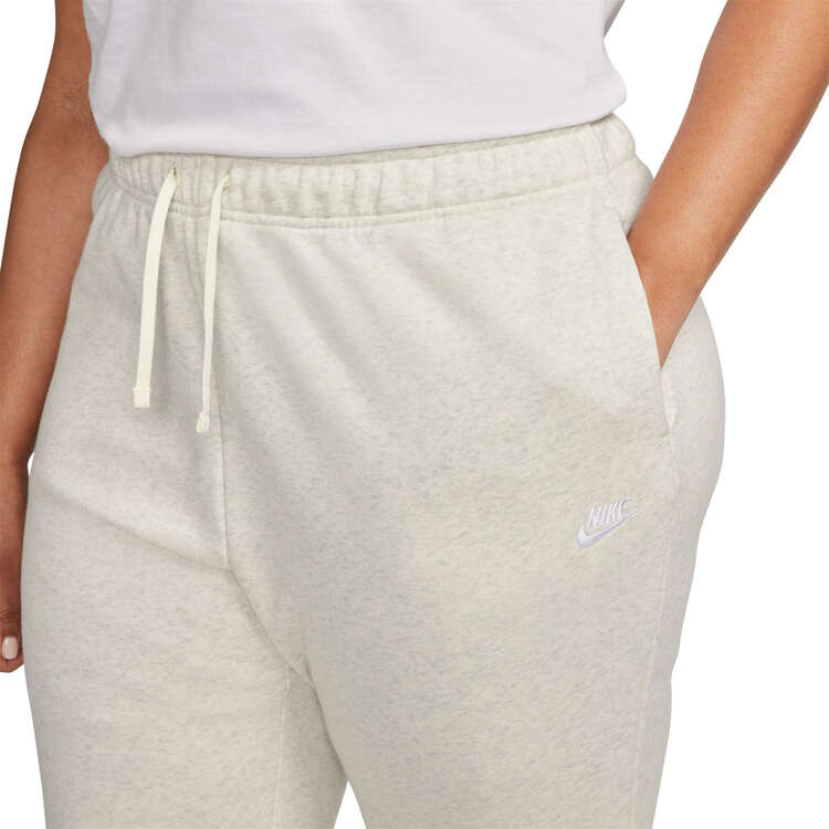 Nike Womens Sportswear Club Fleece Jogger Pants (Plus Size)