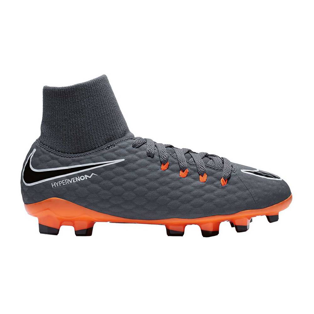 Nike Phantom III Academy Football Boots | Sport