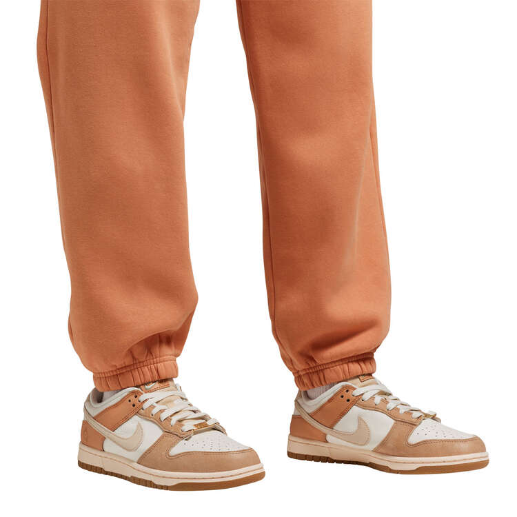 Nike AU Womens Sportswear Fleece High-Waisted Oversized Sweatpants, Brown, rebel_hi-res