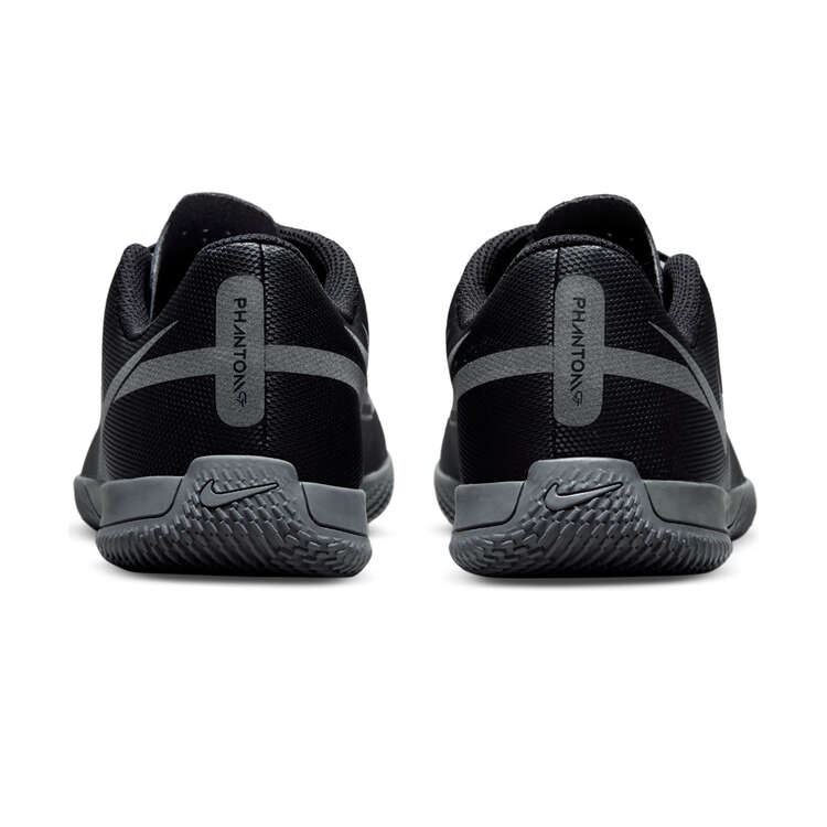 Nike Phantom GT2 Club Kids Indoor Soccer Shoes Black/Grey US 1, Black/Grey, rebel_hi-res