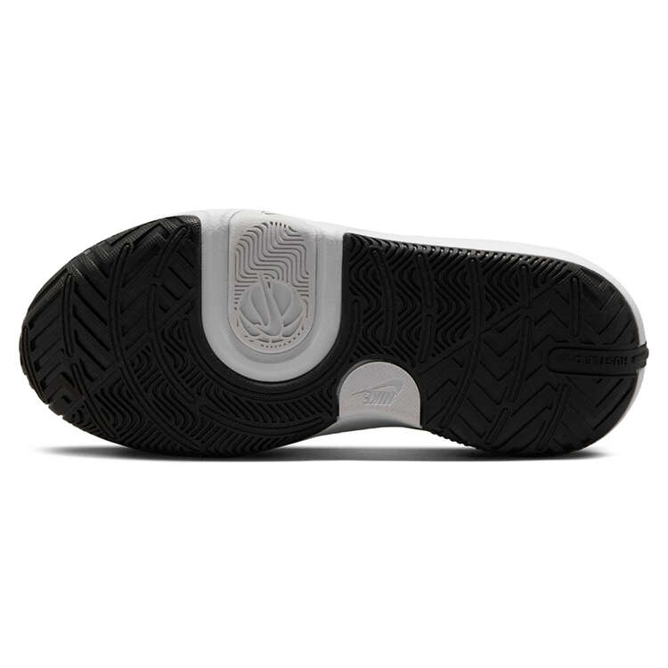 Nike Team Hustle D 11 GS Kids Basketball Shoes, Black/White, rebel_hi-res