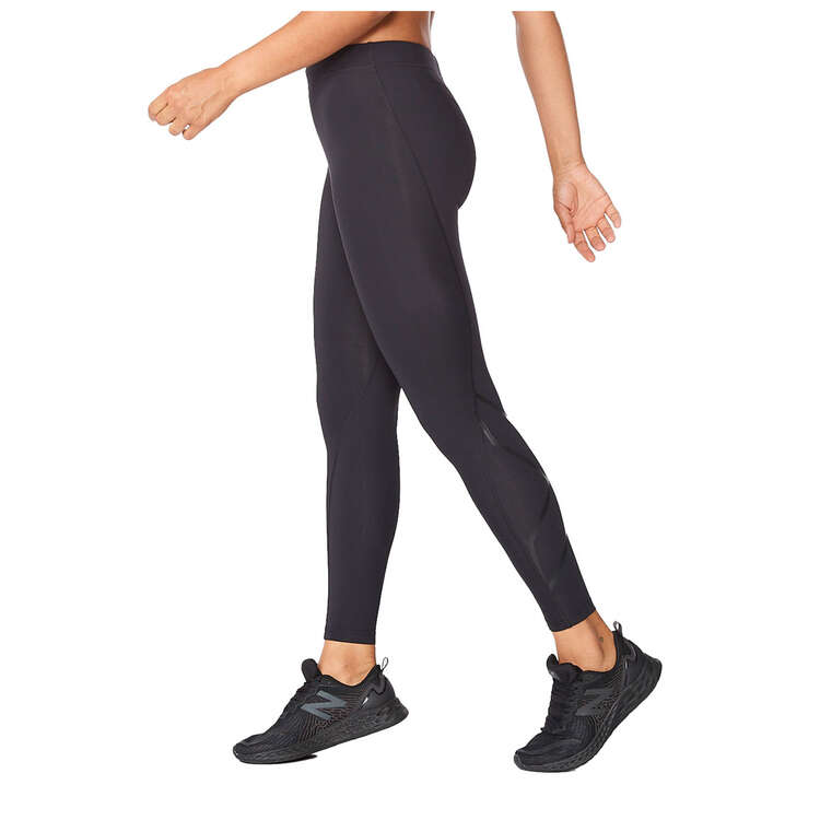2XU Women's Flight Compression Tight, Black, Small : : Clothing,  Shoes & Accessories