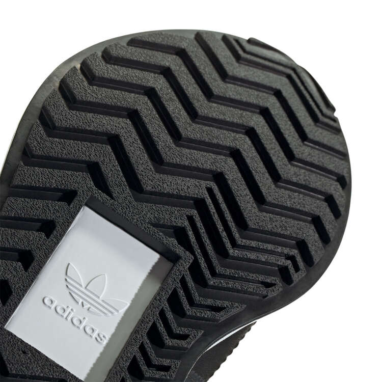 adidas Originals Country LXG Mens Casual Shoes, Black/White, rebel_hi-res