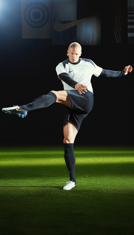 Nike Strike Mercurial Cushioned Crew Soccer Socks - The Football Factory